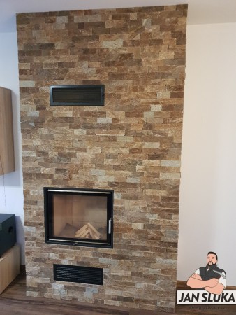 Kamenný obklad krbové vložky