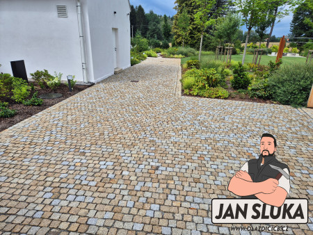 Dlažební kostky